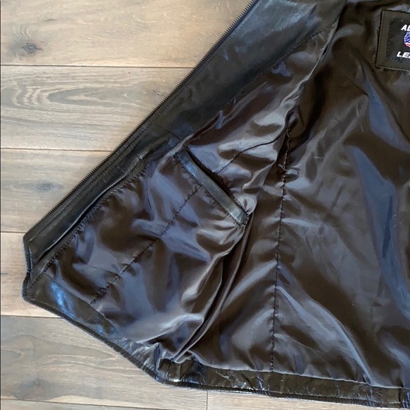 Leather vest - Picture 3 of 3